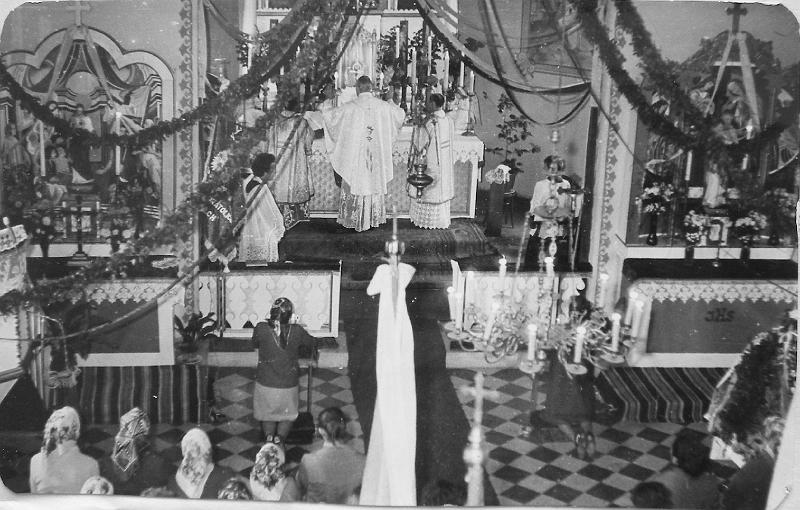 parafia polskokatolicka 1_37.jpg - Rok 1975. Uroczystości związane z 50. rocznicą istnienia  parafii